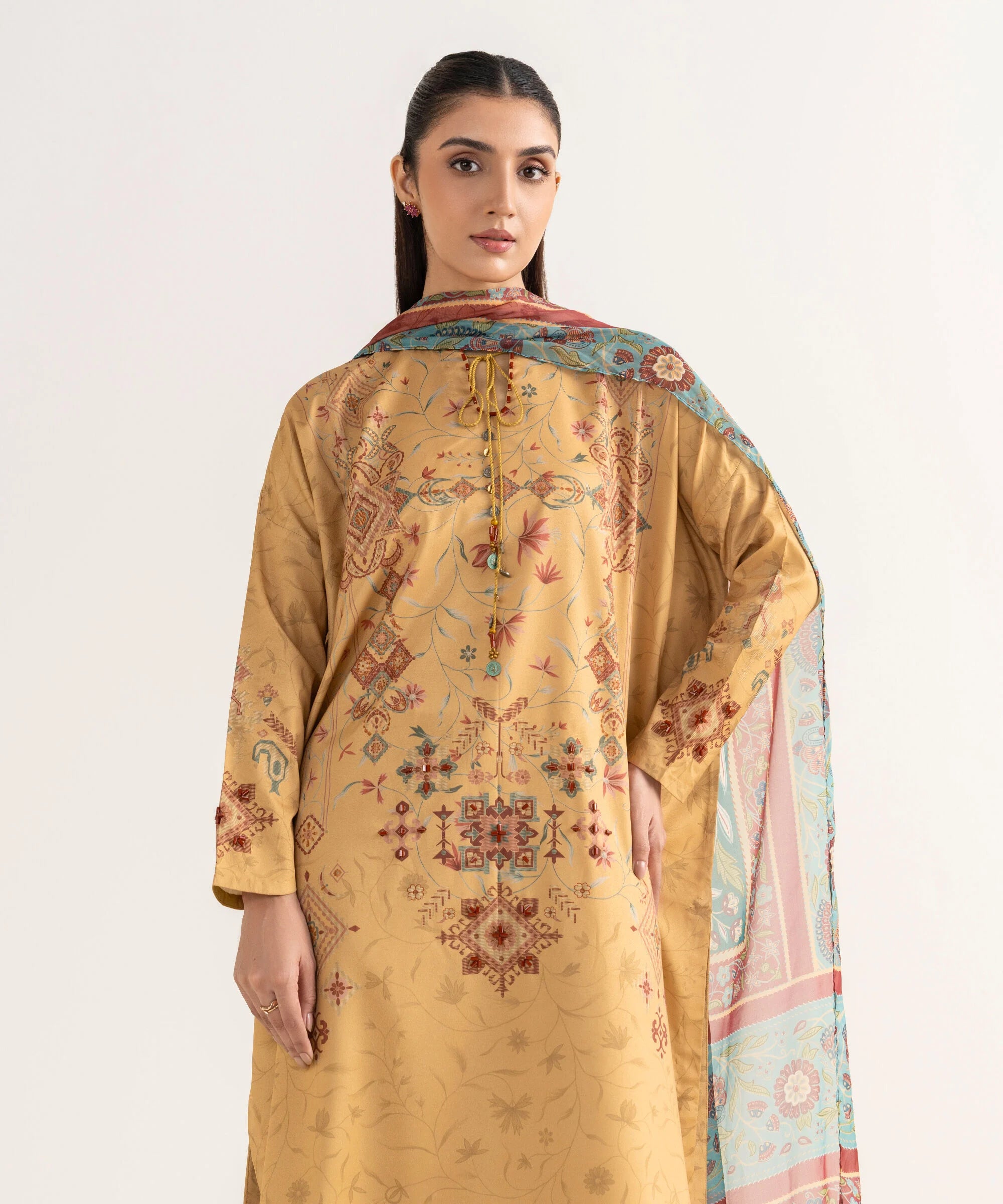 Sapphire 3Pc Embroidered Lawn Suit 000EDDCODE17 gulbuy.com