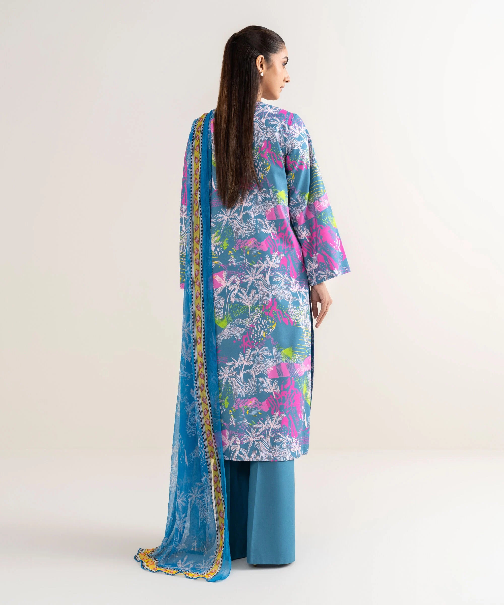Sapphire 3Pc Embroidered Lawn Suit 000EDYCODE12