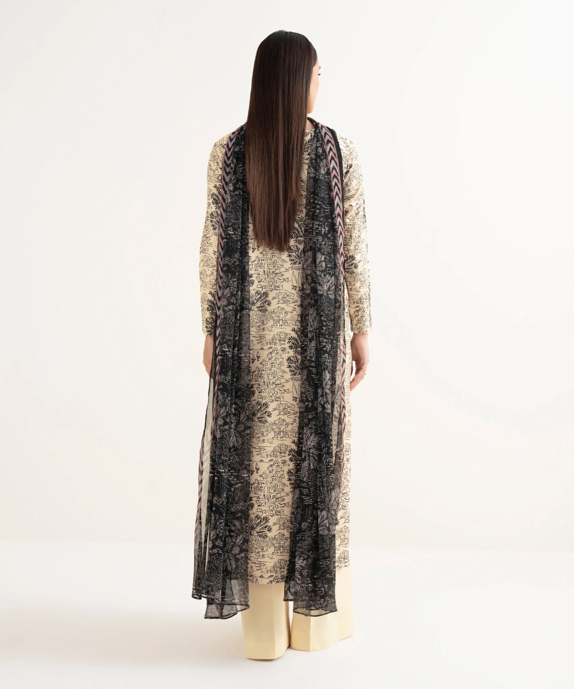 Sapphire 3Pc Embroidered Lawn Suit 000EDYCODE13 gulbuy.com