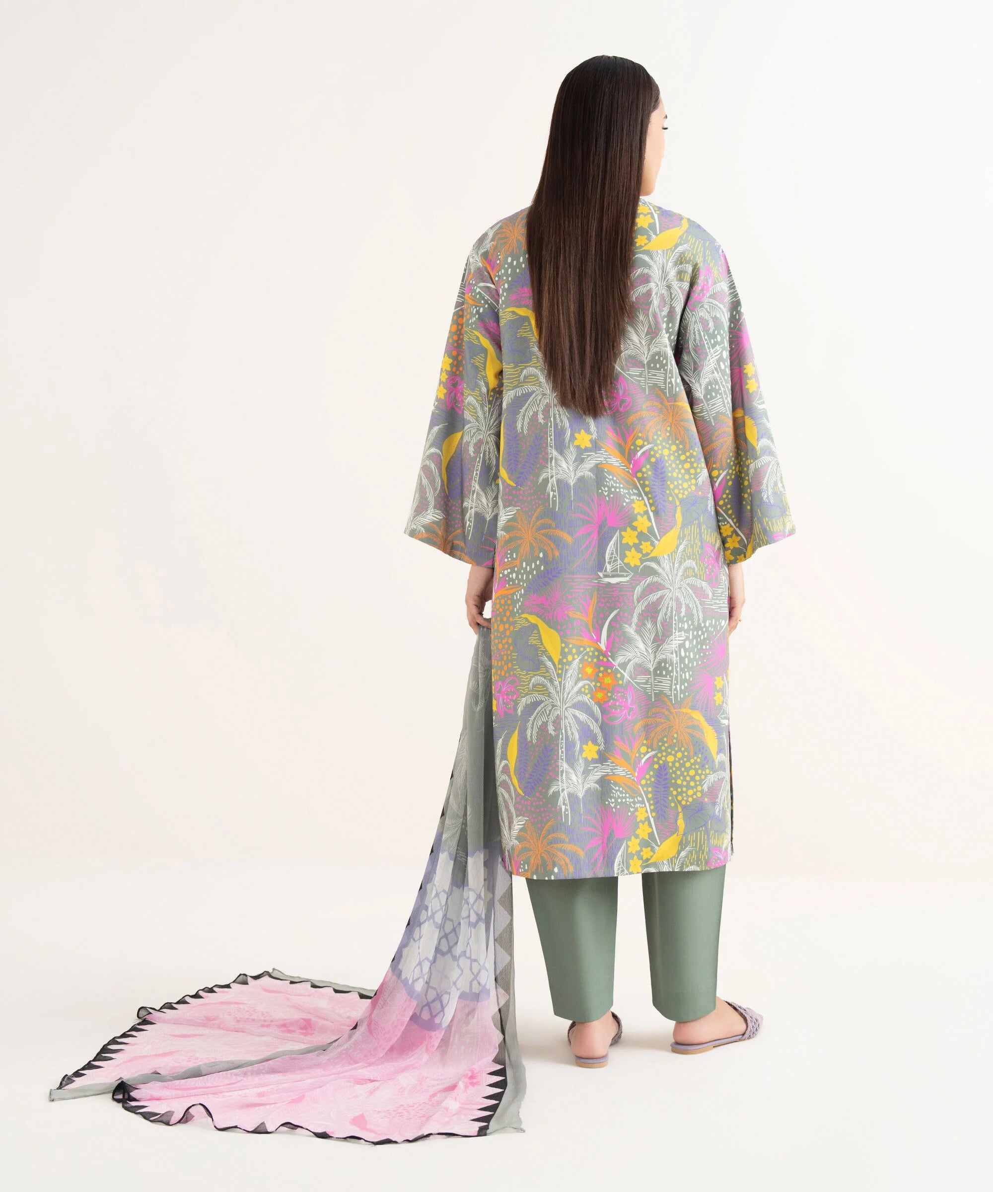 Sapphire 3Pc Embroidered Lawn Suit 000EDYCODE14 gulbuy.com