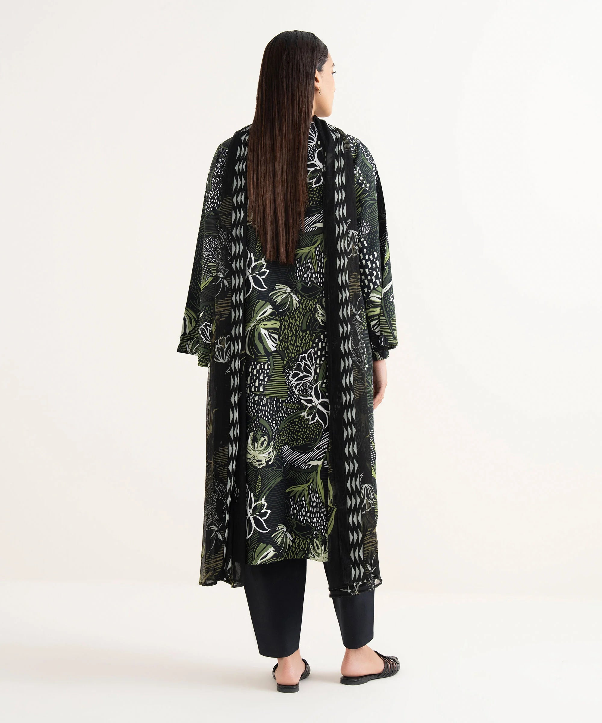 Sapphire 3Pc Embroidered Lawn Suit 000EDYCODE15 gulbuy.com