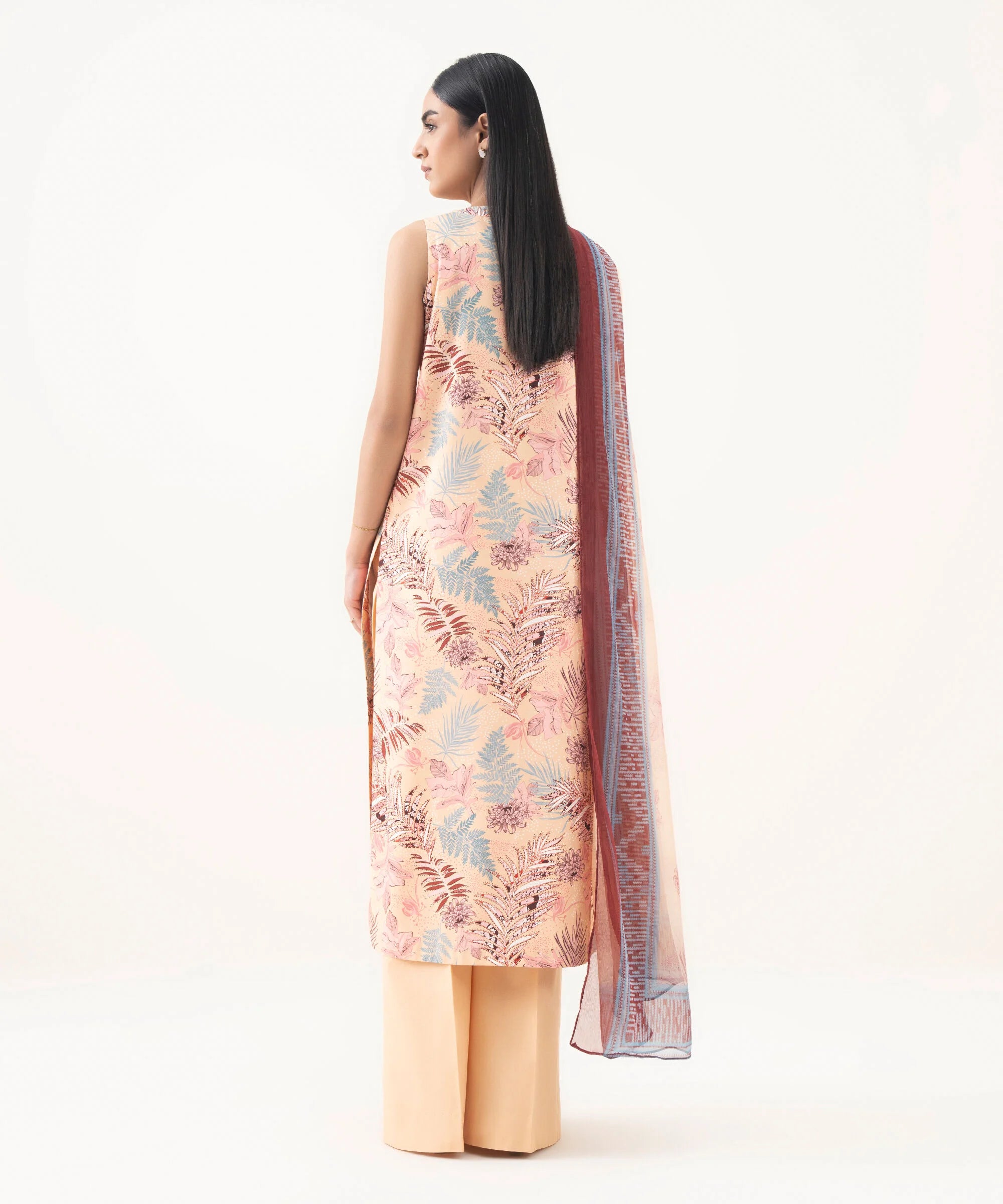 Sapphire 3Pc Embroidered Lawn Suit 000EDYCODE16 gulbuy.com