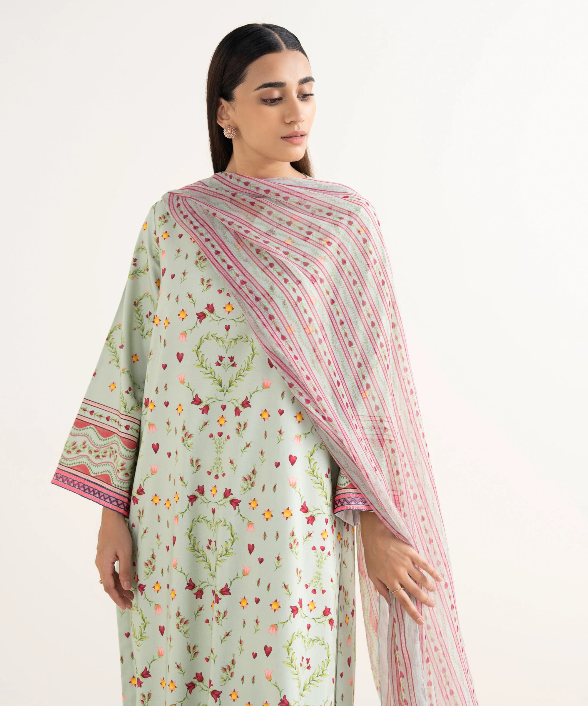 Sapphire 3Pc Embroidered Lawn Suit 000EDYCODE18 gulbuy.com