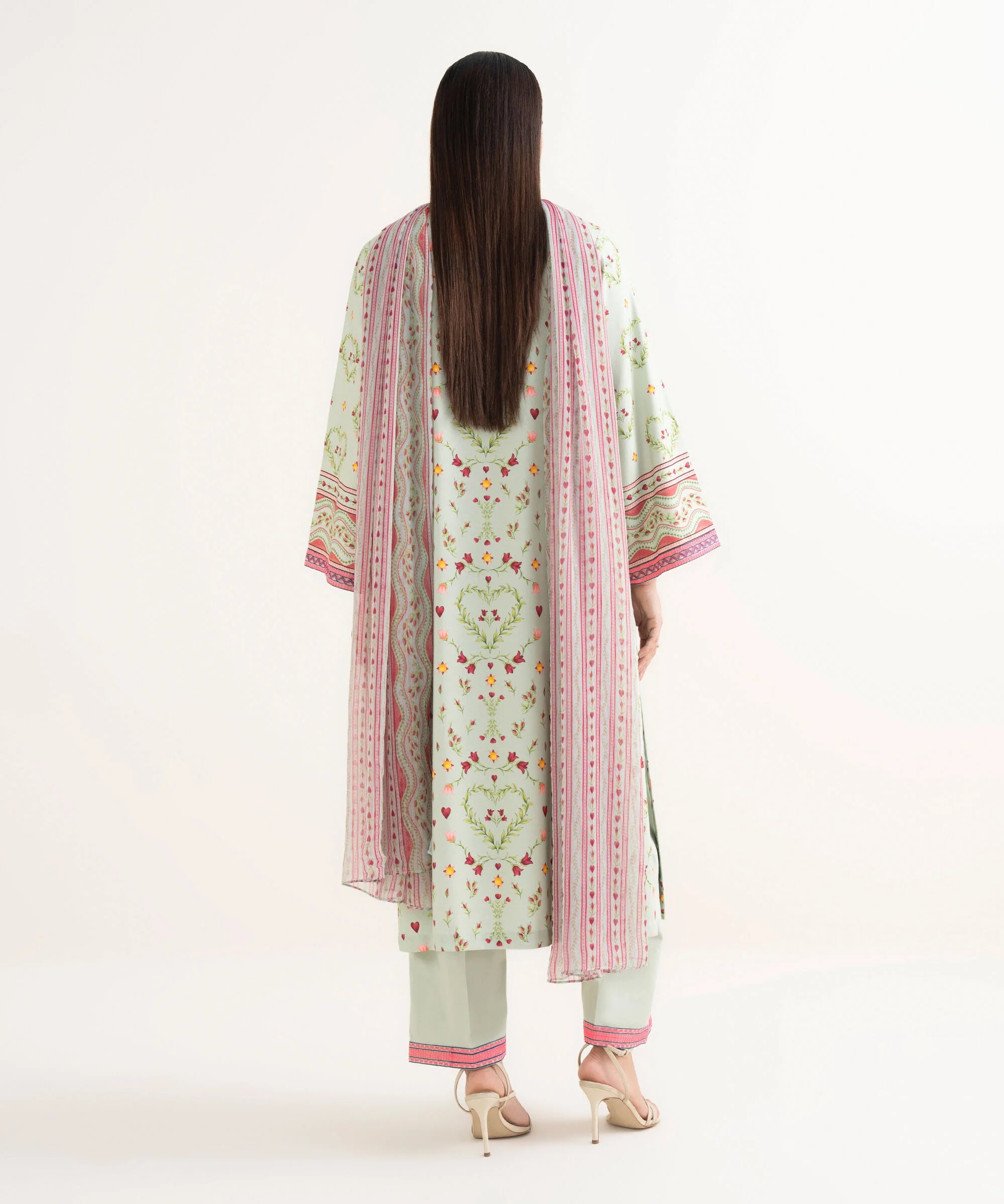 Sapphire 3Pc Embroidered Lawn Suit 000EDYCODE18 gulbuy.com