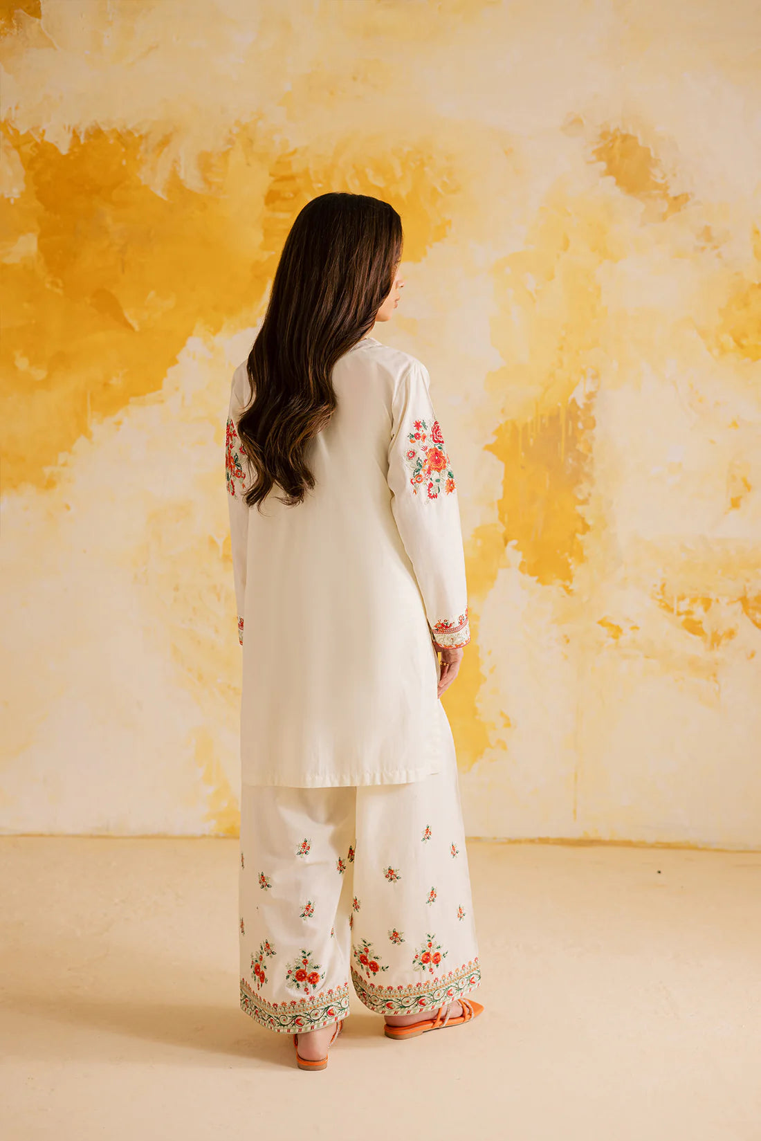 Silayi Pret 2Pc Embroidered Lawn Suit 1115 gulbuy.com