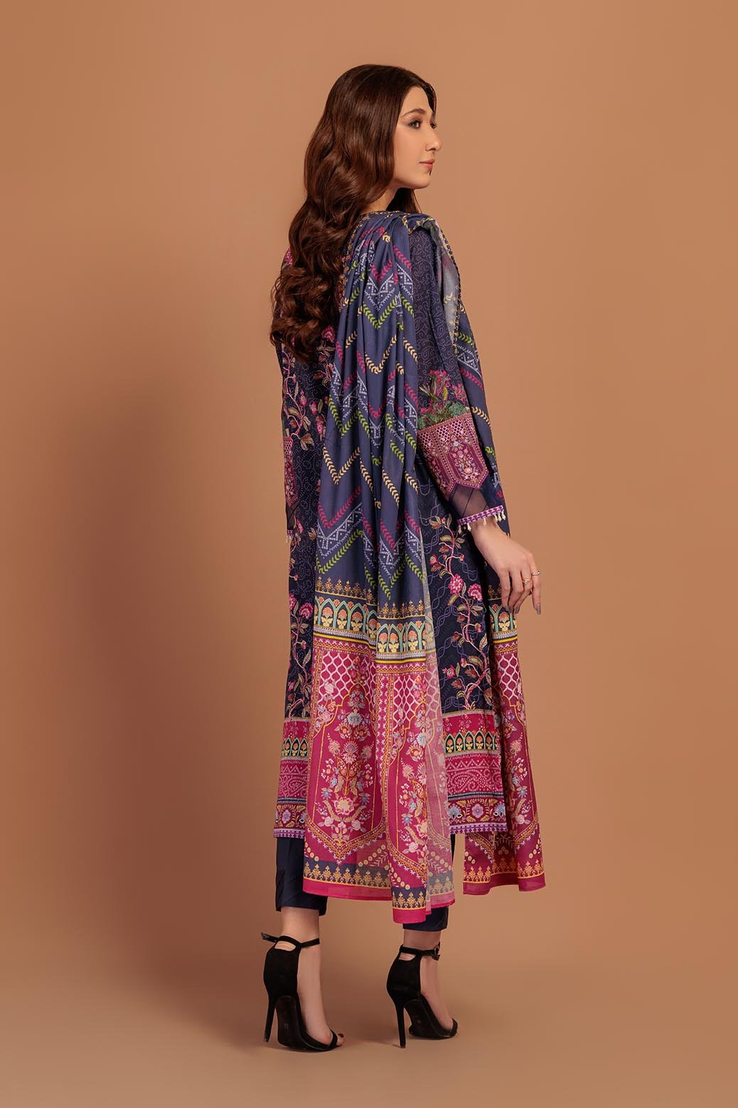 BONANZA SATRANGI 3PC PRINTED LAWN SUIT (2S24E3P554) gulbuy.com