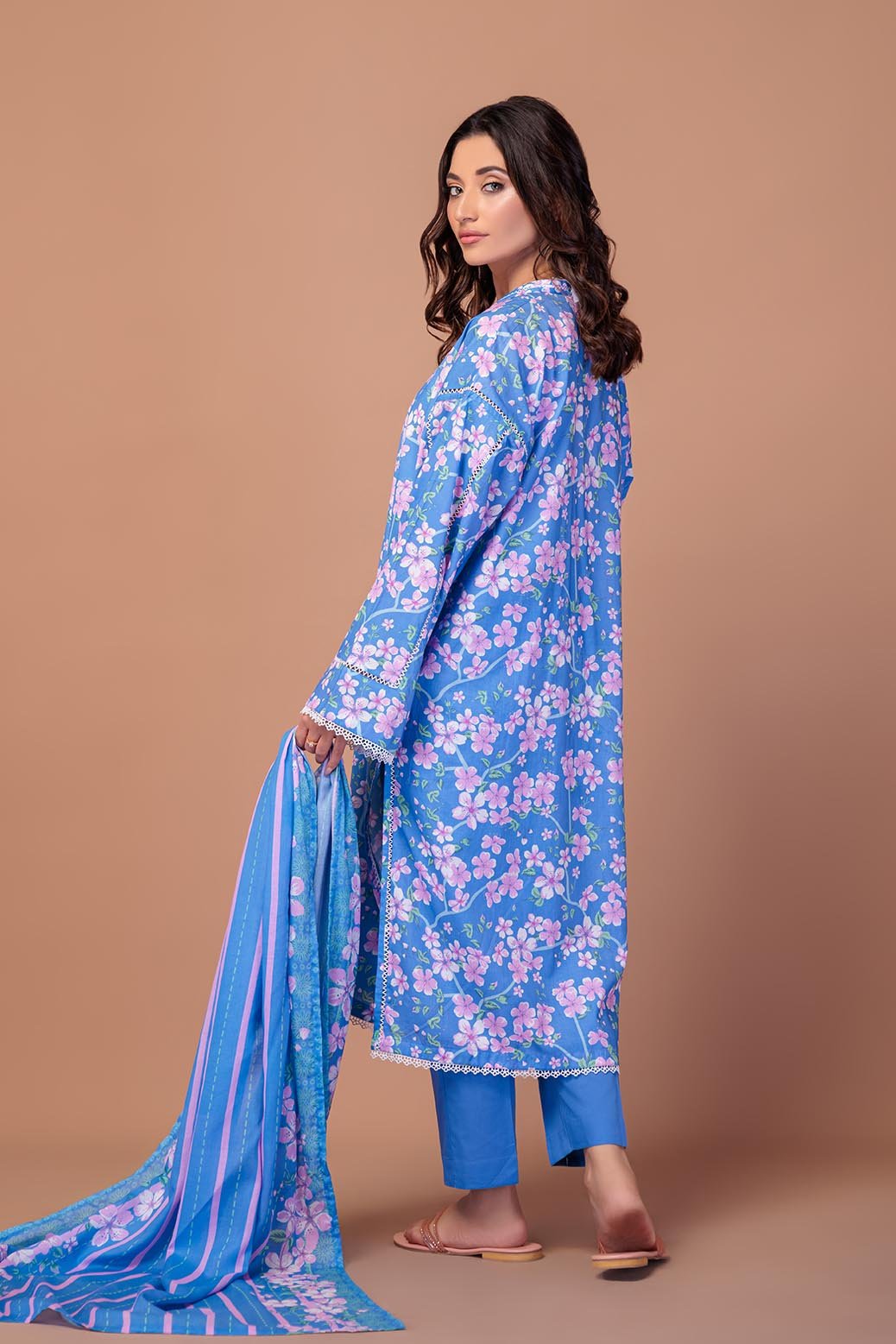 BONANZA SATRANGI 3PC PRINTED LAWN SUIT (1S24P3P592) gulbuy.com