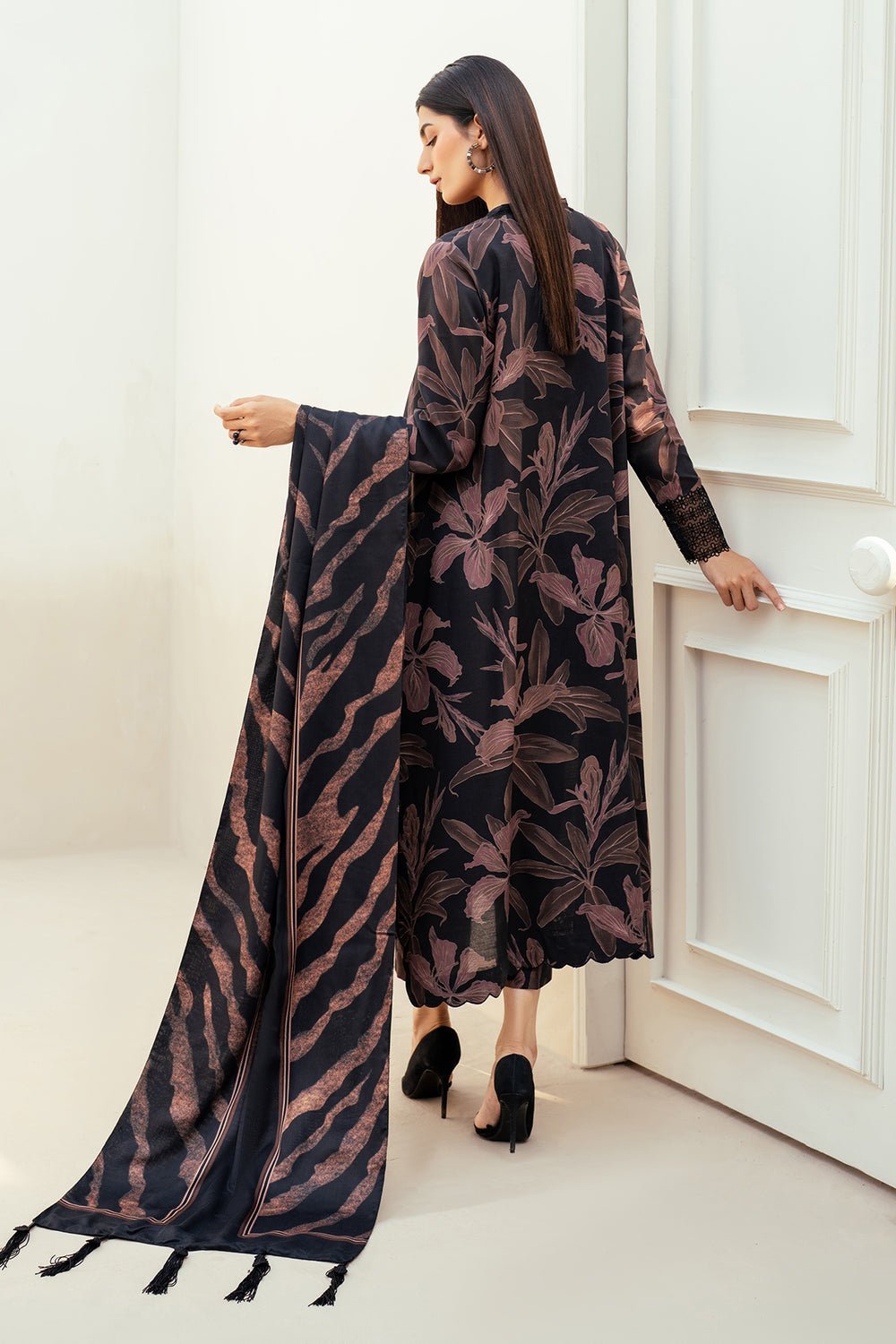 BAROQUE 3PC PRINTED KHADDAR UF-4008 gulbuy.com