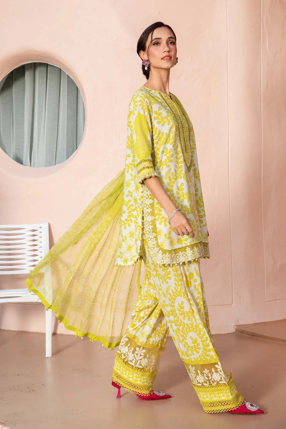 Maria B 3Pc Embroidered Lawn Suit MPT-2504-A gulbuy.com