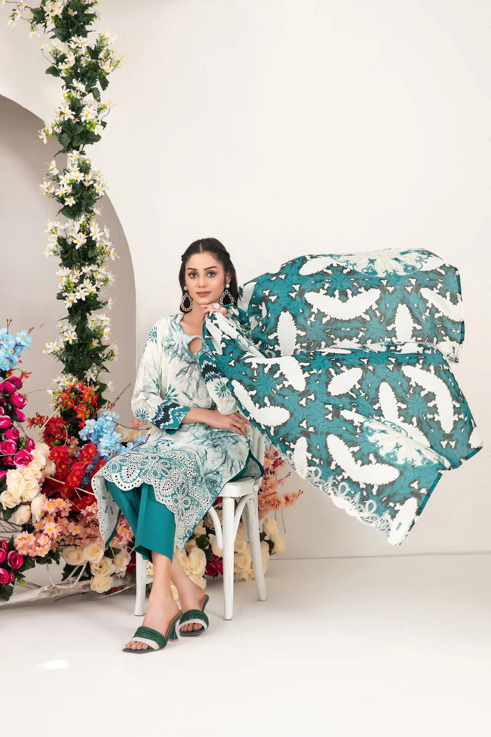 Tawakkal 3Pc Embroidered Lawn Suit D-1393 gulbuy.com