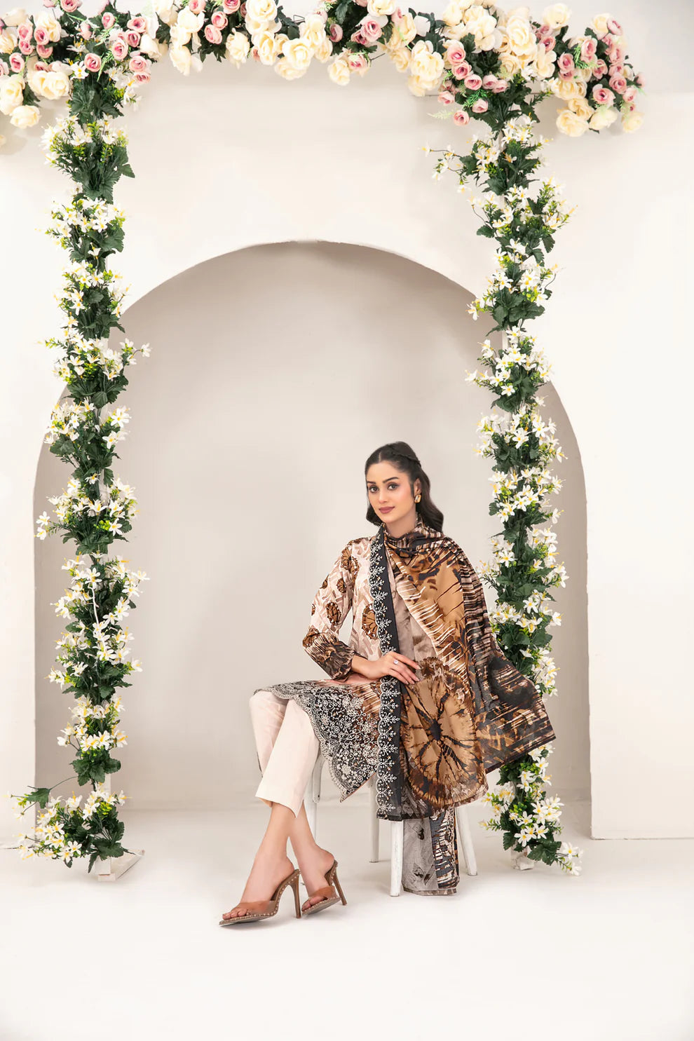 Tawakkal 3Pc Embroidered Lawn Suit D-1392 gulbuy.com