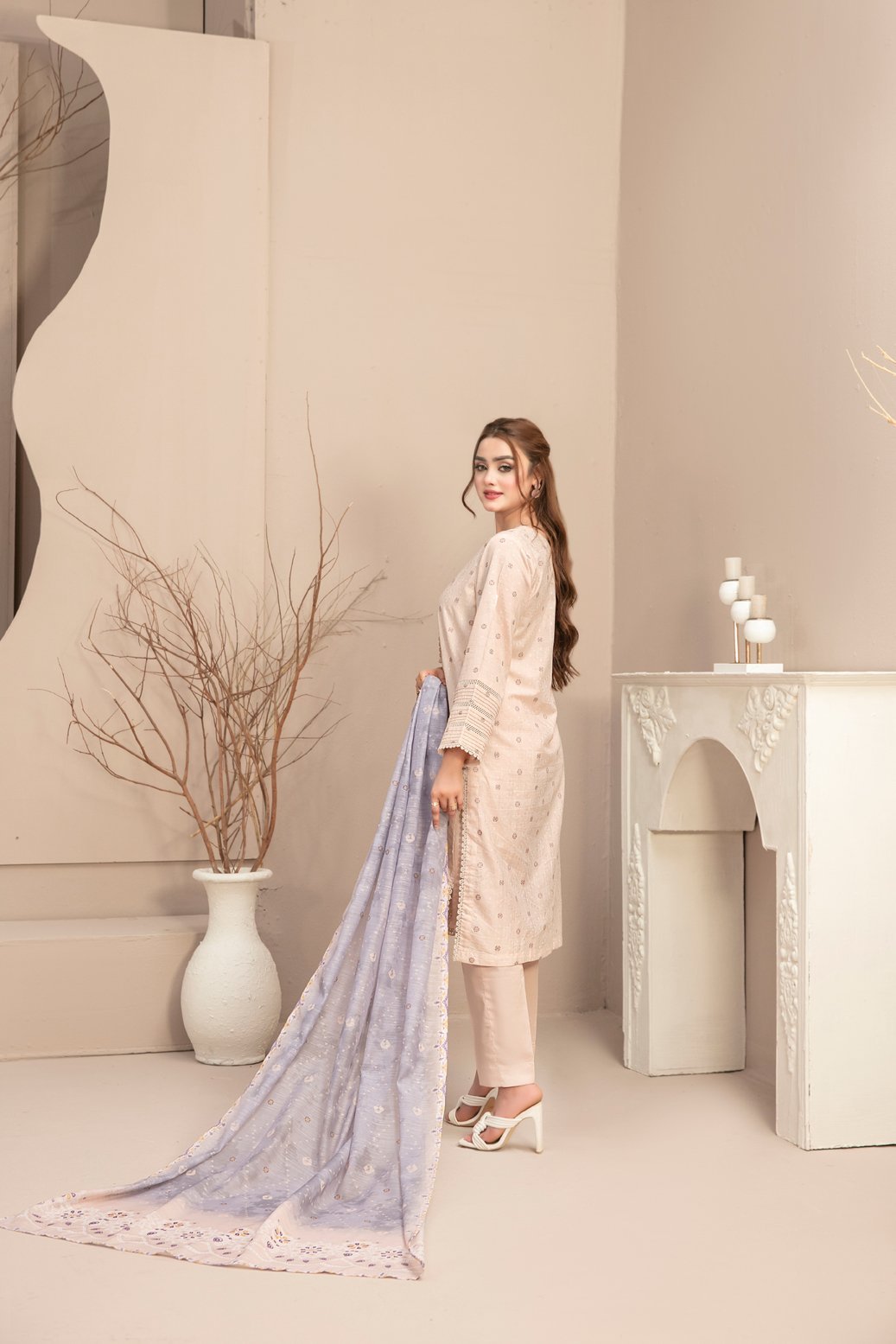 Tawakkal 3 Piece Embroidered Lawn Suit (D-2750)