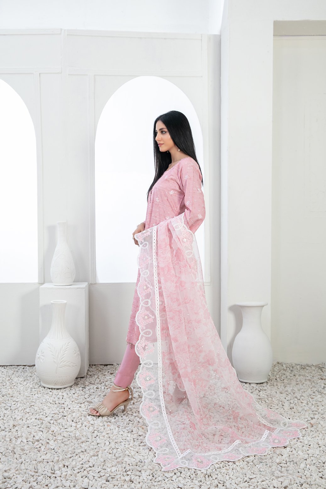 Tawakkal 3 Piece Embroidered Lawn Suit (D-9141)