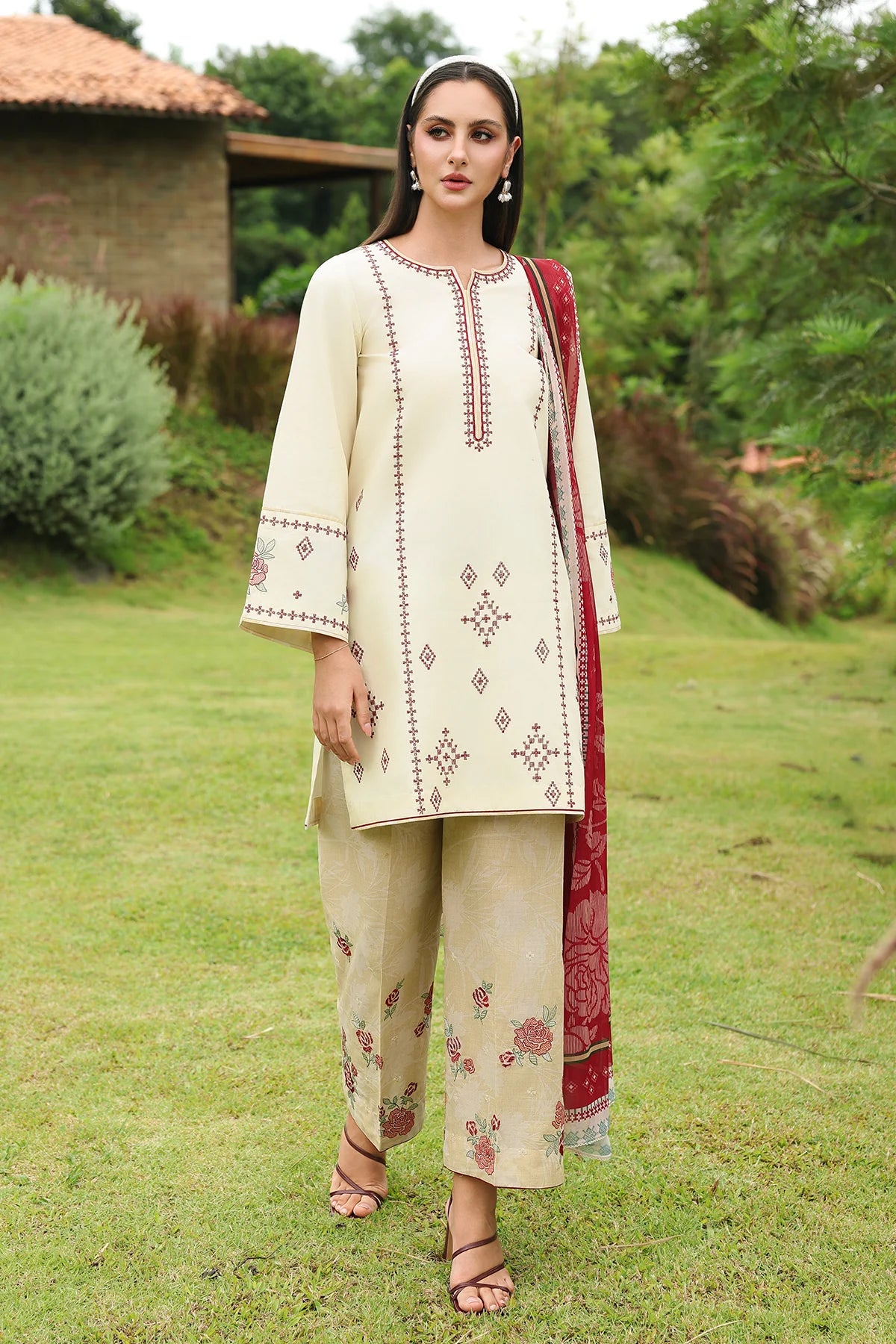 Jazmin 3Pc Embroidered Lawn Suit USE-9404