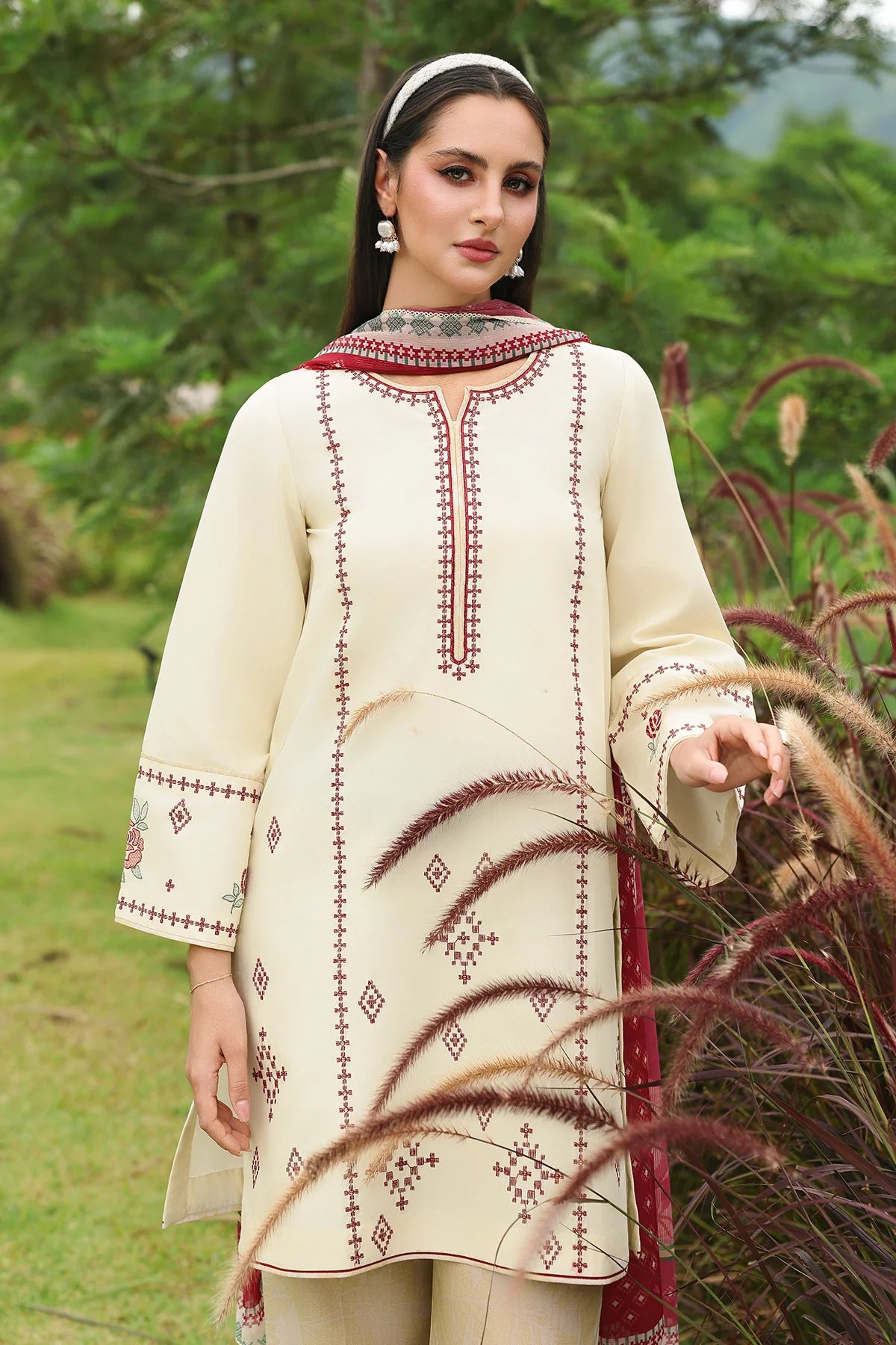 Jazmin 3Pc Embroidered Lawn Suit USE-9404