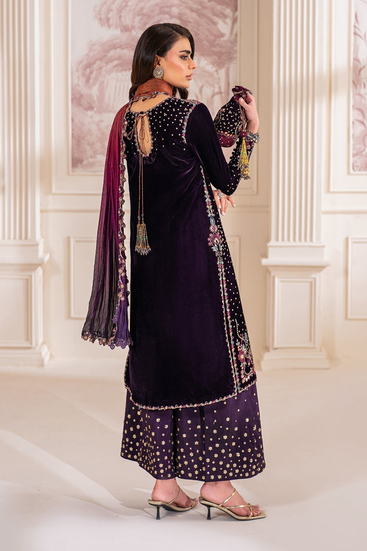 BAROQUE 3PC EMBROIDERED VELVET UF-748 gulbuy.com