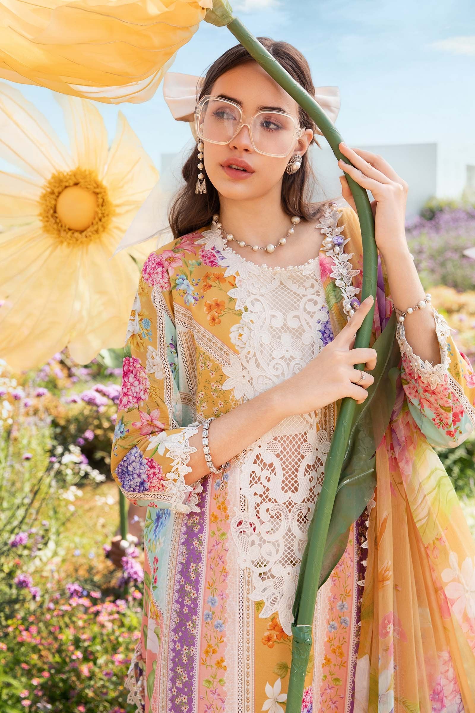 Maria b Stitched 3Pc Embroidered Lawn Suit MPT-2509-A gulbuy.com