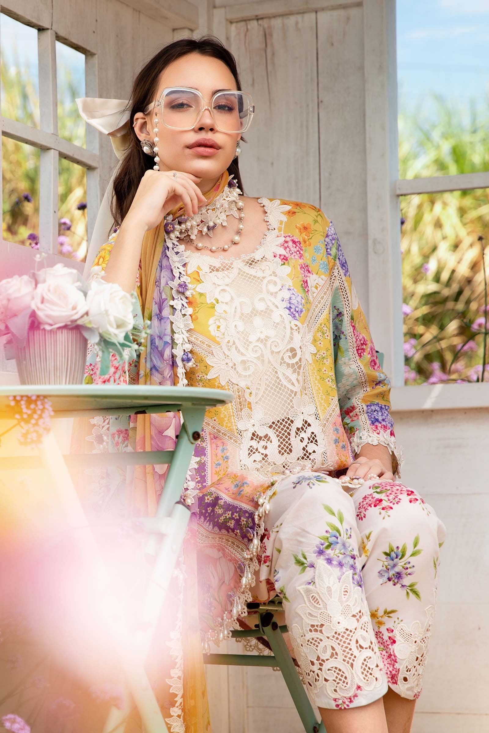 Maria b Stitched 3Pc Embroidered Lawn Suit MPT-2509-A gulbuy.com