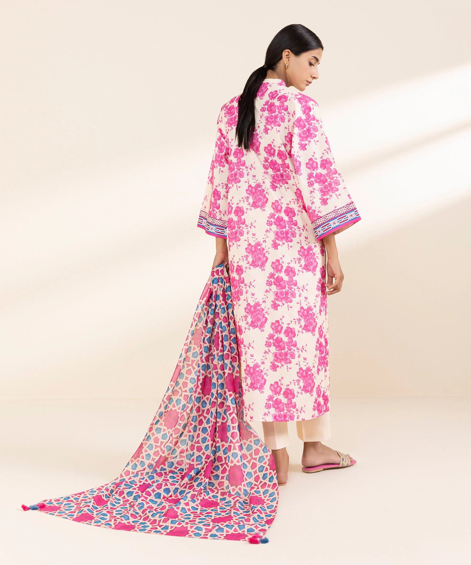 Sapphire 3Pc Printed Lawn Suit 0U3PDY25V420 gulbuy.com
