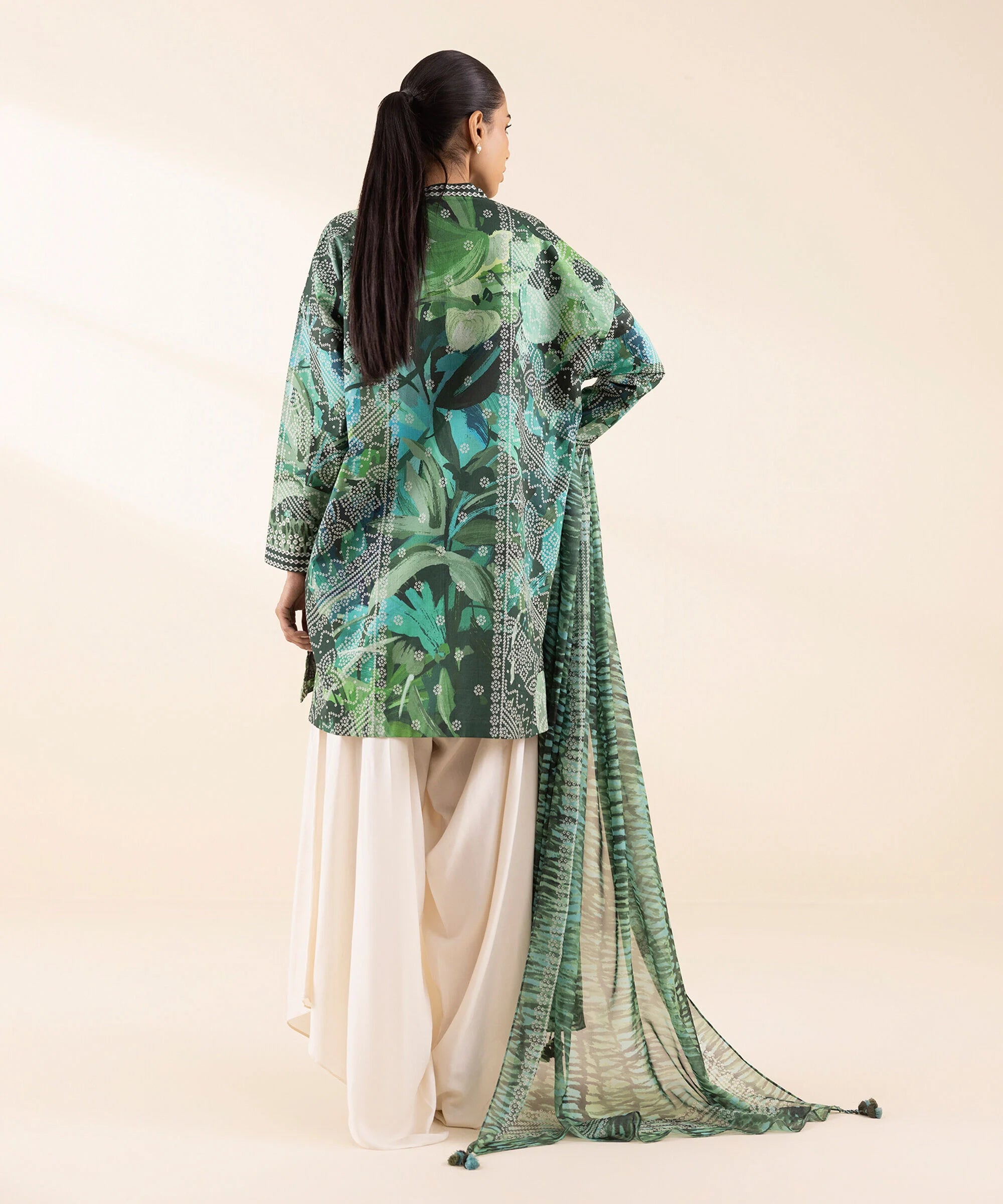 Sapphire 2Pc Printed Lawn Suit 0U3PDY25V433 gulbuy.com