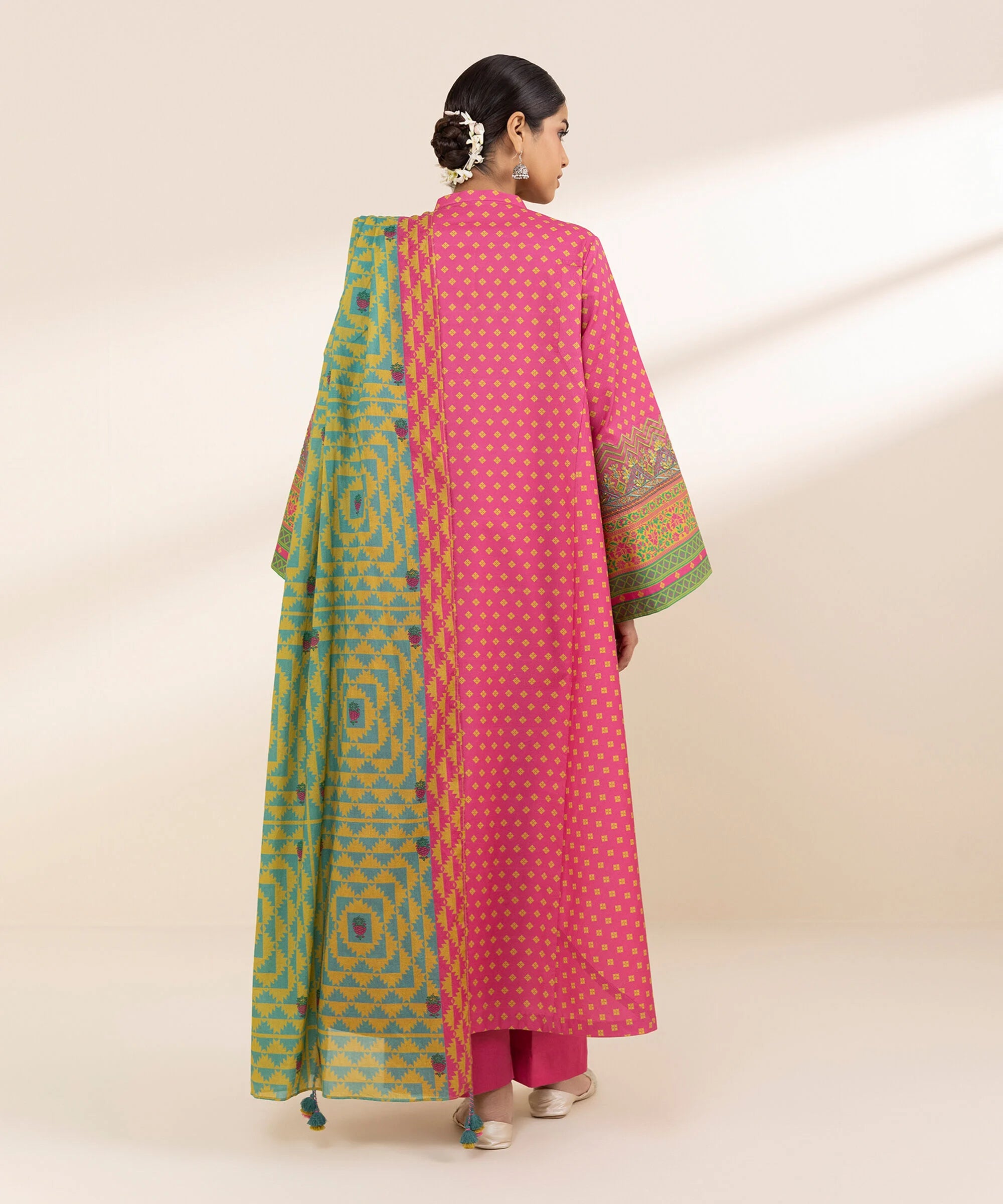 Sapphire 3Pc Embroidered Lawn Suit 0U3PDY25V437 gulbuy.com