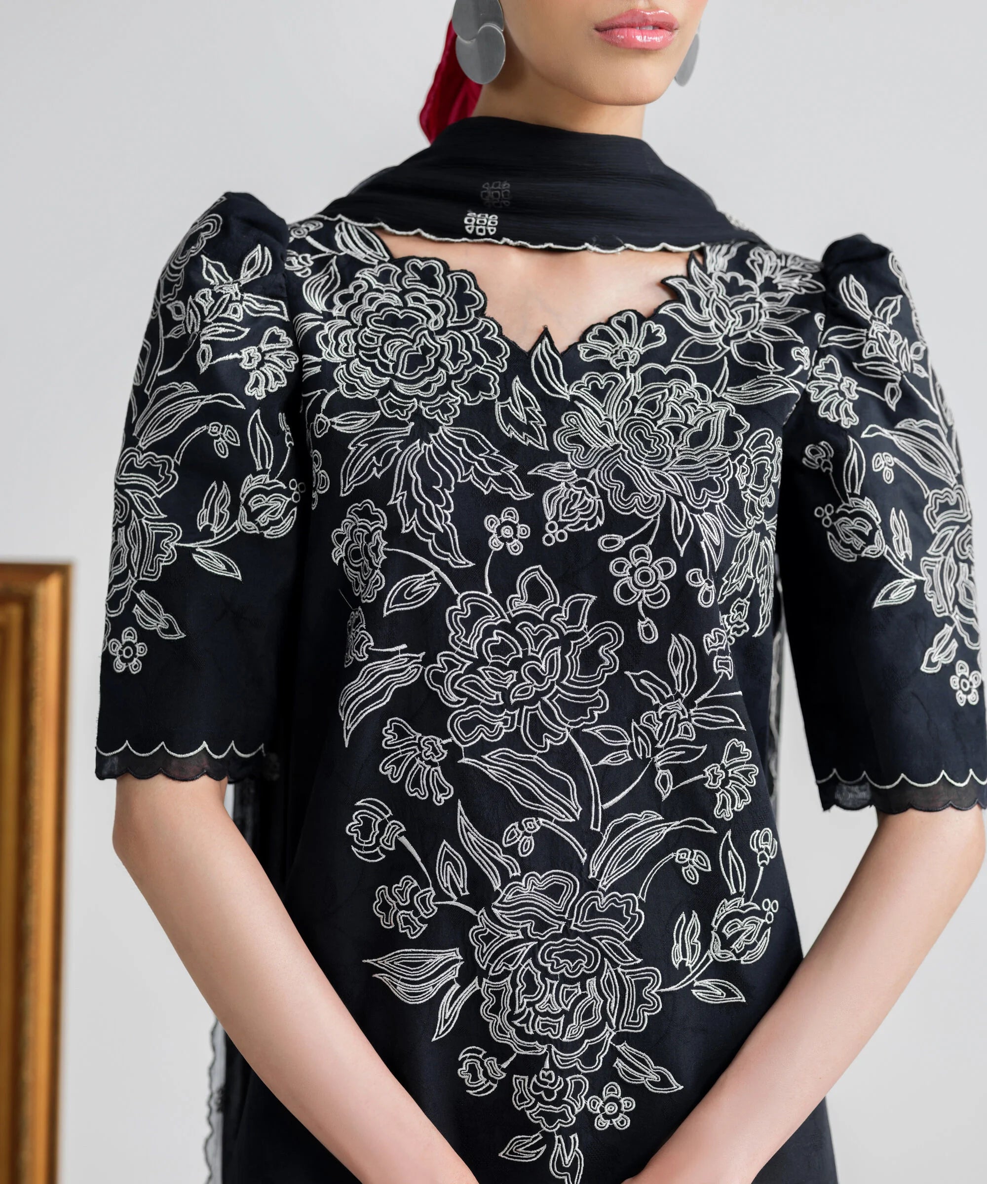 Sapphire 3Pc Embroidered Lawn Suit 0U3PEST25V41 gulbuy.com