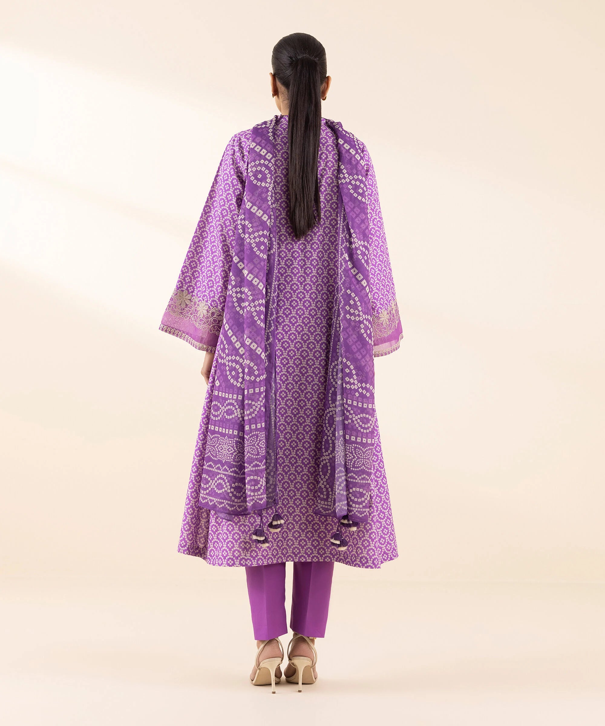 Sapphire 3Pc Embroidered Lawn Suit 0U3PEST25V46 gulbuy.com
