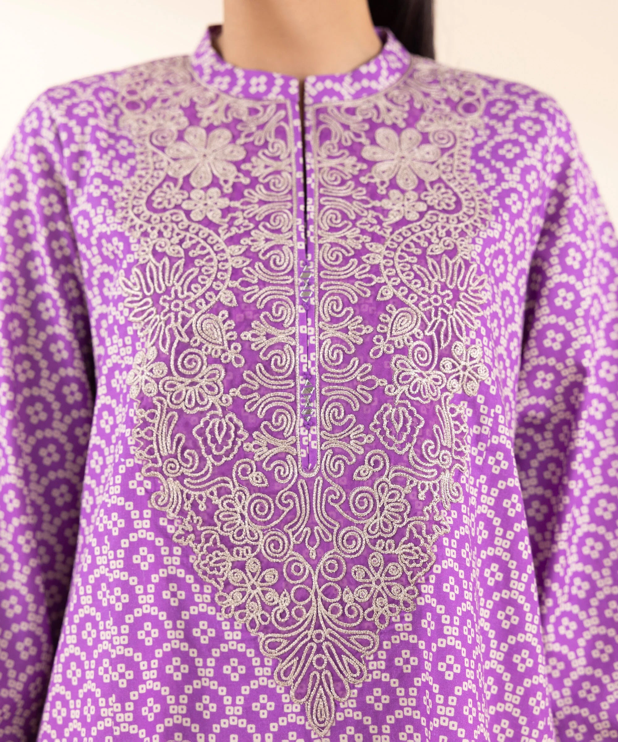 Sapphire 3Pc Embroidered Lawn Suit 0U3PEST25V46 gulbuy.com