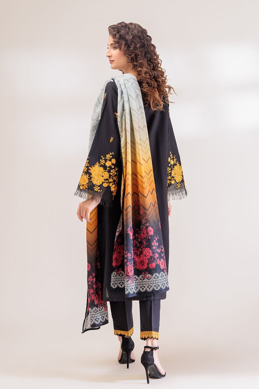 BONANZA SATRANGI 3PC EMBROIDERED CAMBRIC SUIT (1S24E3P089) gulbuy.com
