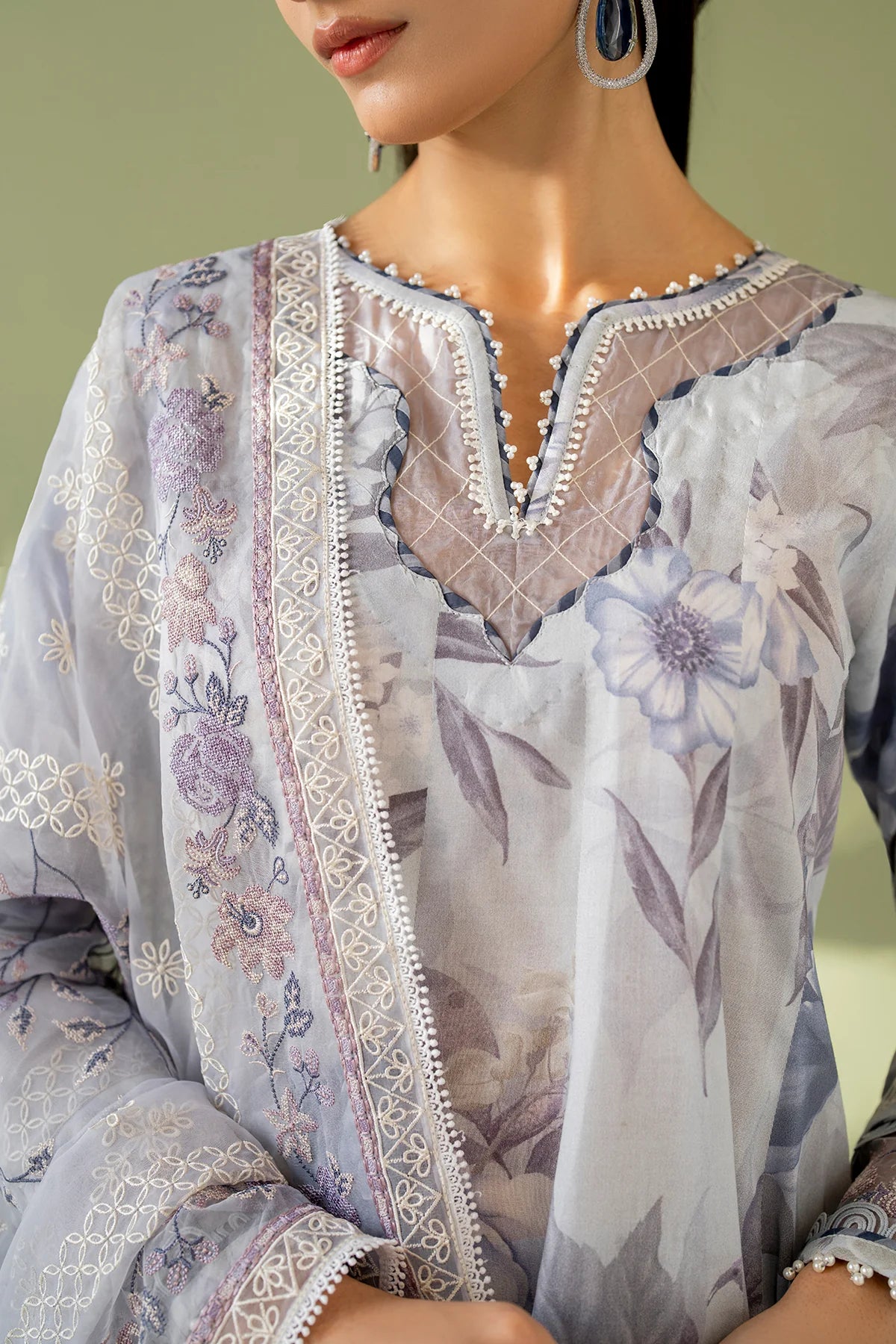 Baroque 3Pc Embroidered Lawn Suit UF-4173