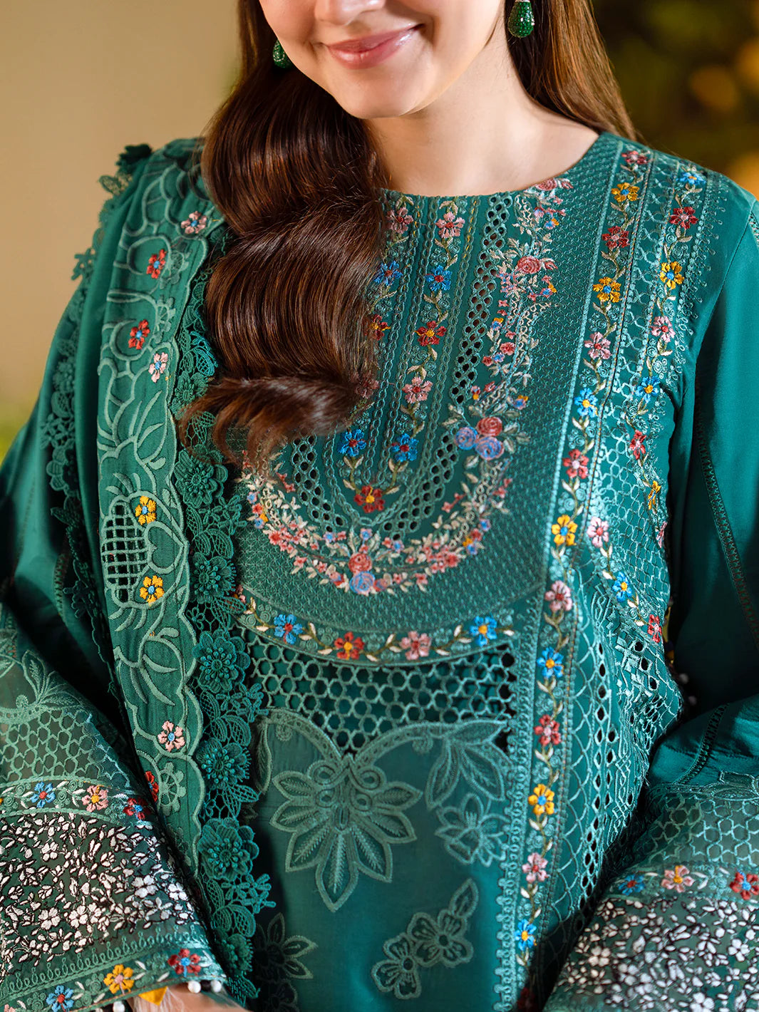 Binilyas 3Pc Embroidered Lawn Suit 102-A gulbuy.com