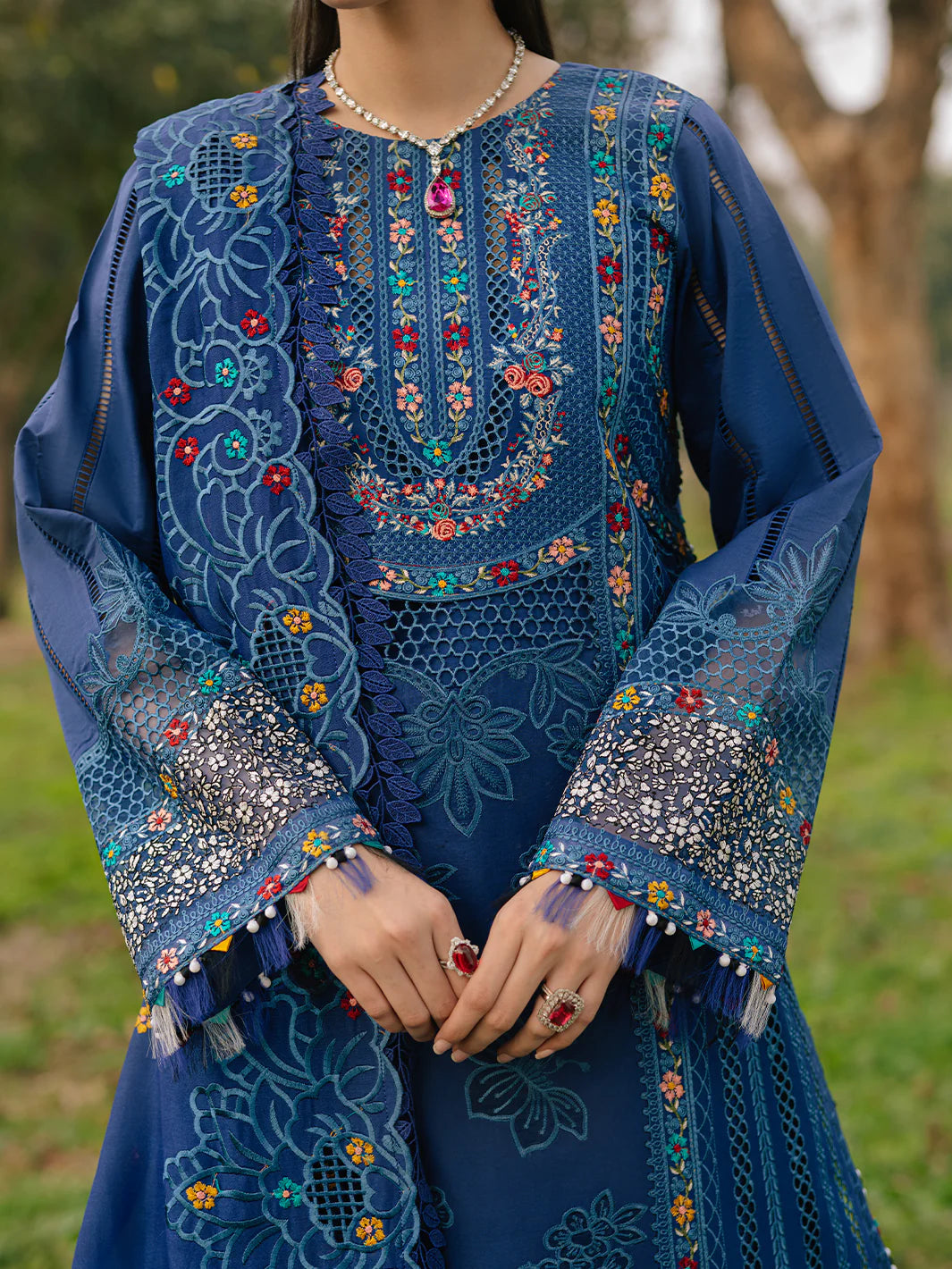 Binilyas 3Pc Embroidered Lawn Suit 102-B gulbuy.com