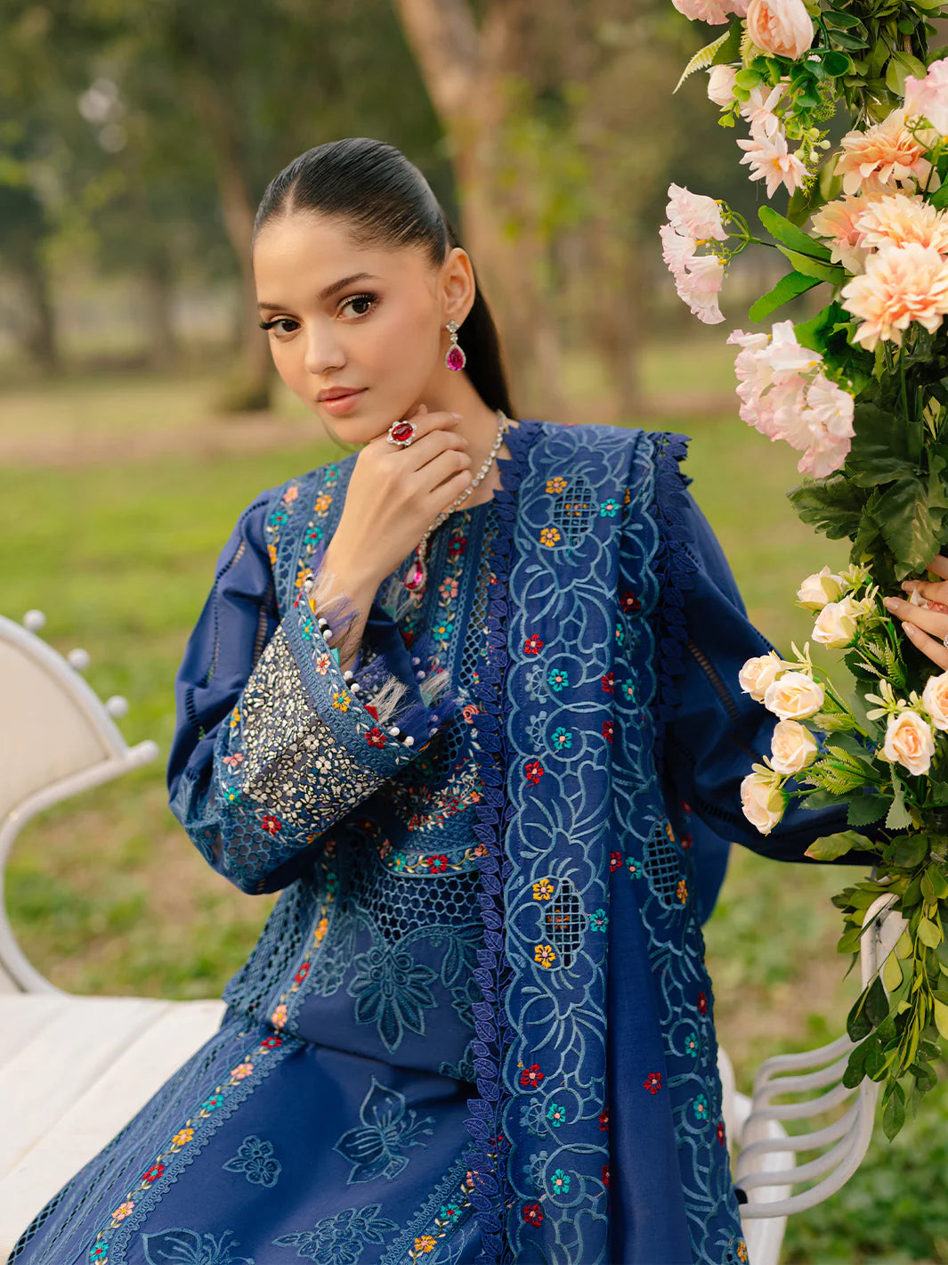 Binilyas 3Pc Embroidered Lawn Suit 102-B gulbuy.com