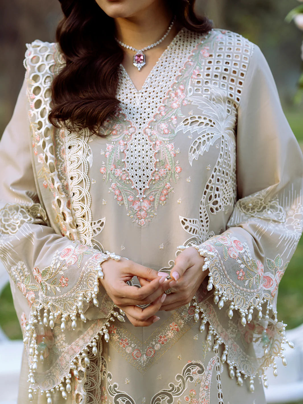 Binilyas 3Pc Embroidered Lawn Suit 104-B gulbuy.com
