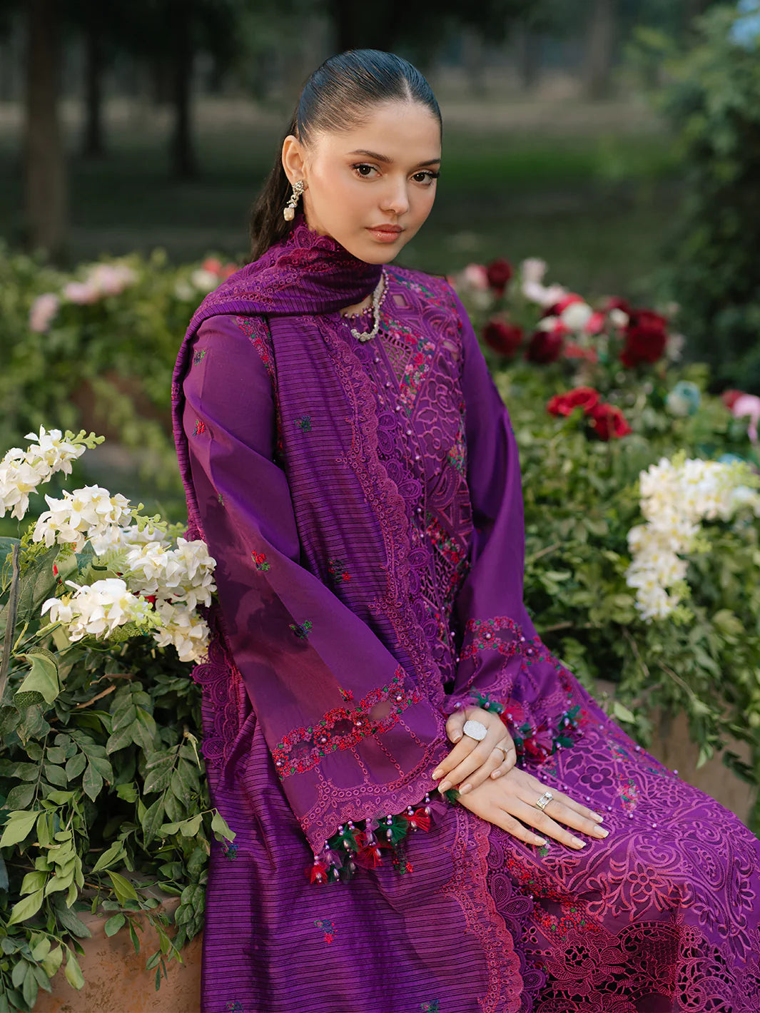Binilyas 3Pc Embroidered Lawn Suit 1105-B gulbuy.com