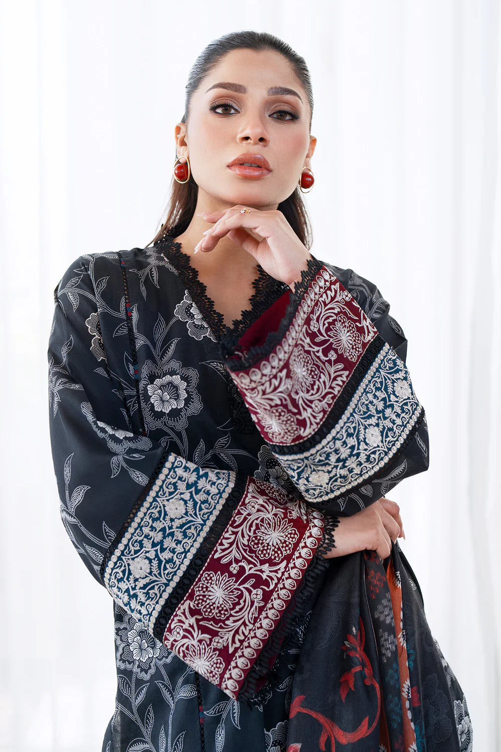 Baroque 3Pc Embroidered Lawn Suit UF-4078 gulbuy.com