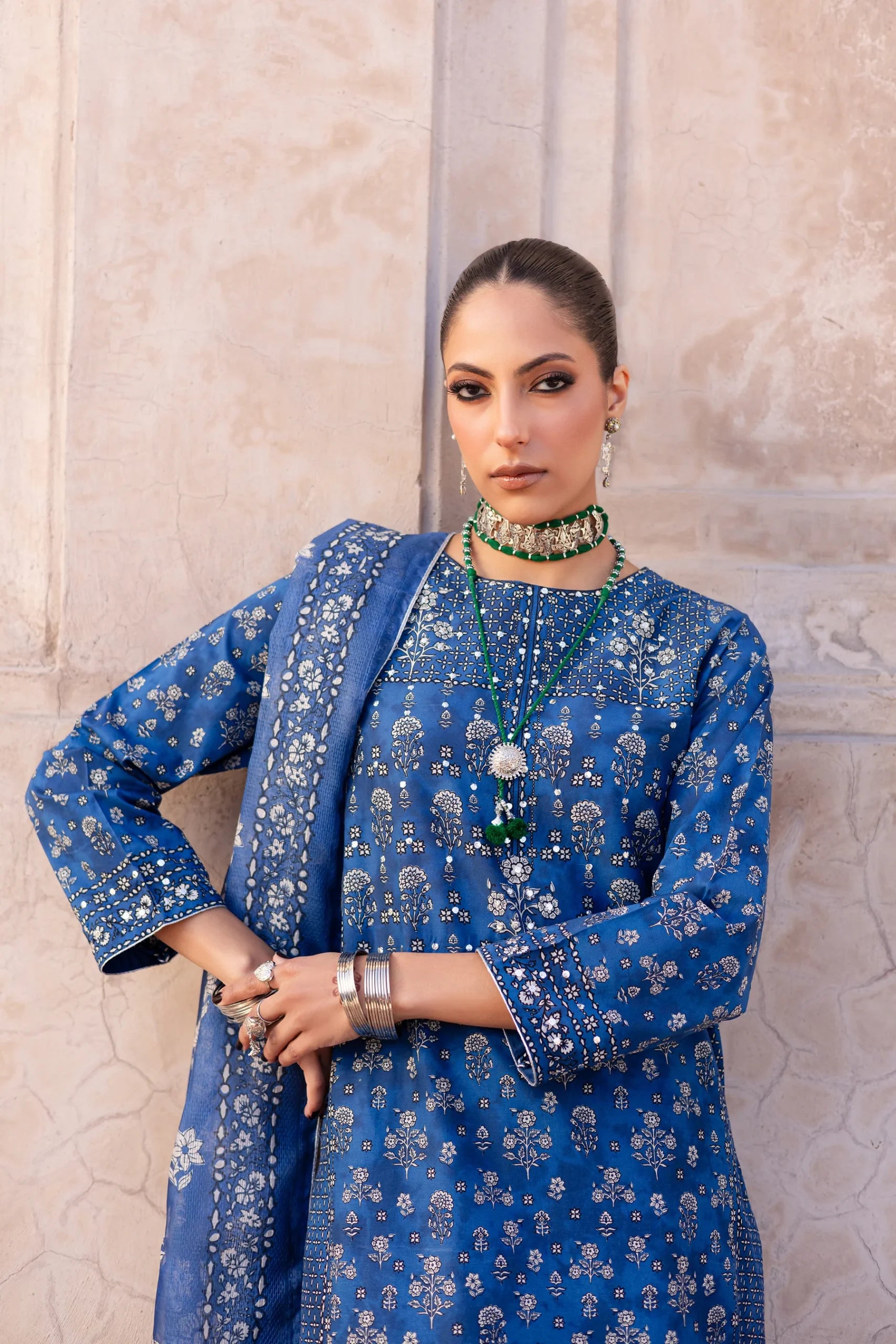 Batik 3Pc Embroidered Lawn Suit Arsh gulbuy.com