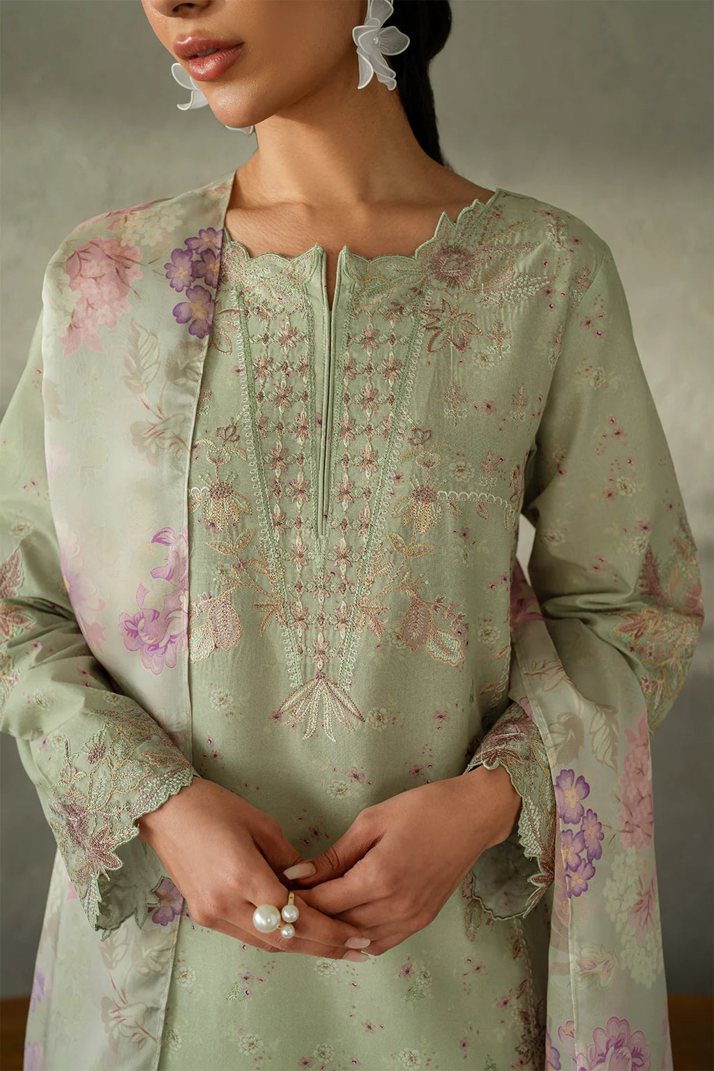 Iznik 3PC Embroidered Lawn Suit UE-405 gulbuy.com