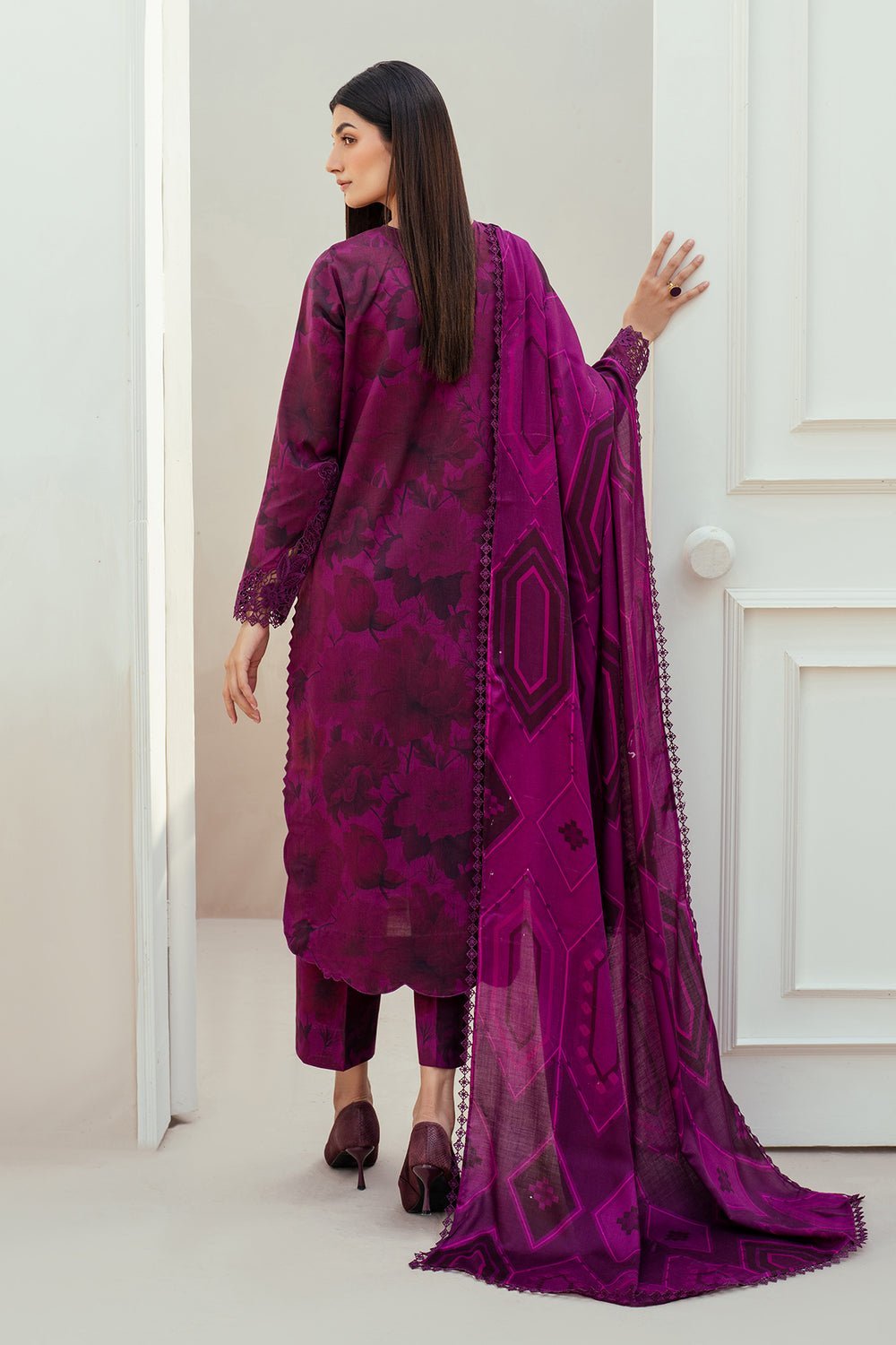 BAROQUE 3PC PRINTED KHADDAR UF-4009 gulbuy.com