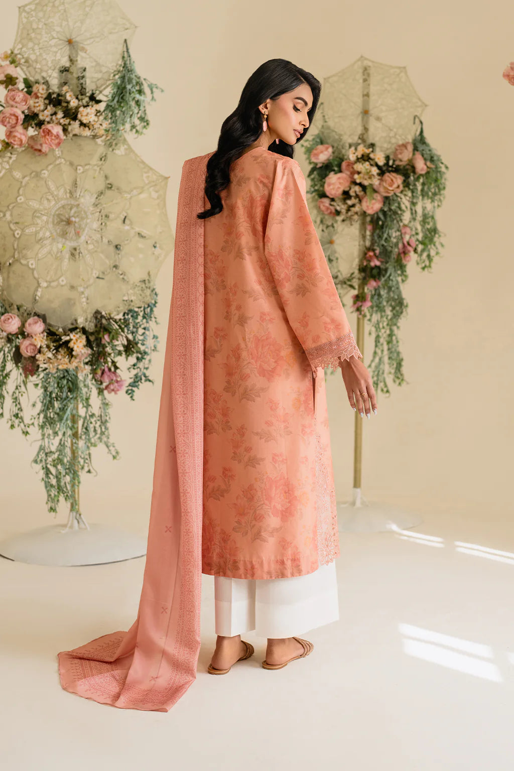 Iznik 3Pc Embroidered Lawn Suit UE-433 gulbuy.com