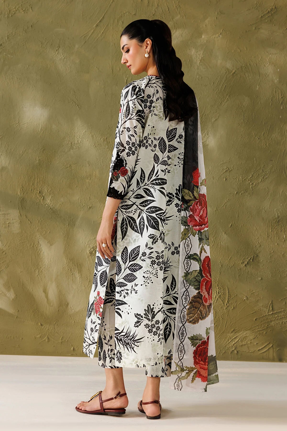 Baroque 3Pc Embroidered Lawn Suit UF-4505