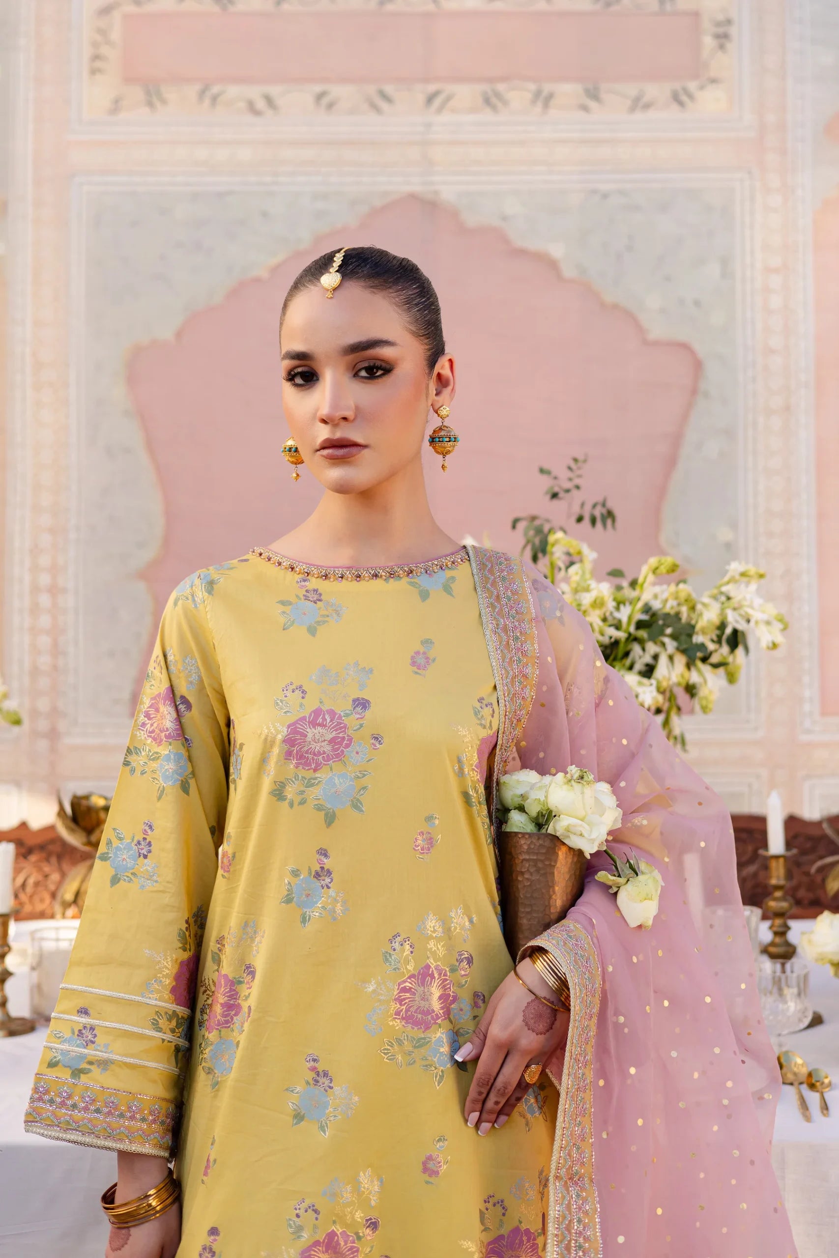 Batik 3Pc Embroidered Lawn Suit Gilt gulbuy.com