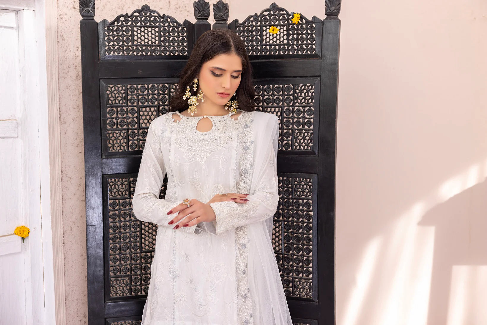 Nakoosh 3Pc Embroidered Lawn Suit NF-6226 White gulbuy.com