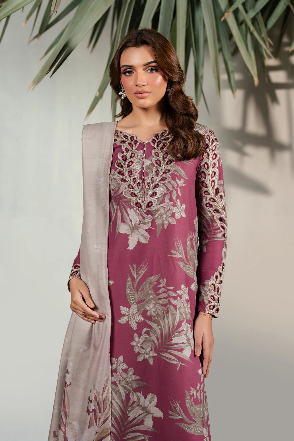 Iznik 3PC Embroidered Lawn Suit UE-396 gulbuy.com
