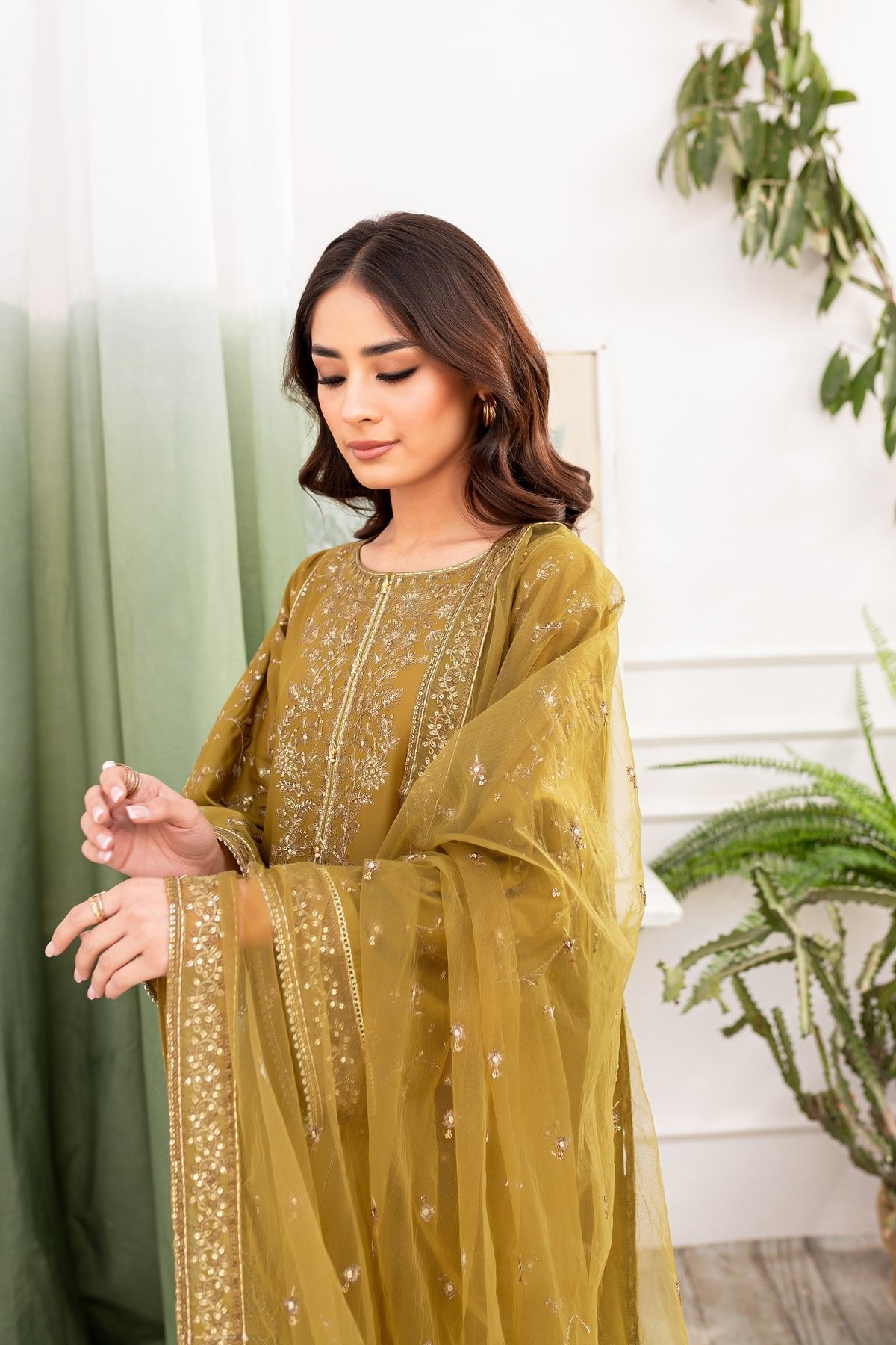 Batik 3Pc Embroidered Lawn Suit (Miruh-3pc)