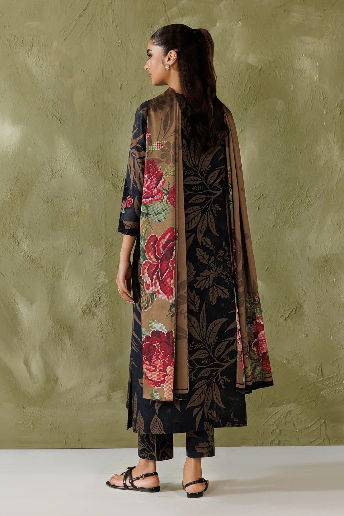 Baroque 3Pc Embroidered Lawn Suit UF-4506