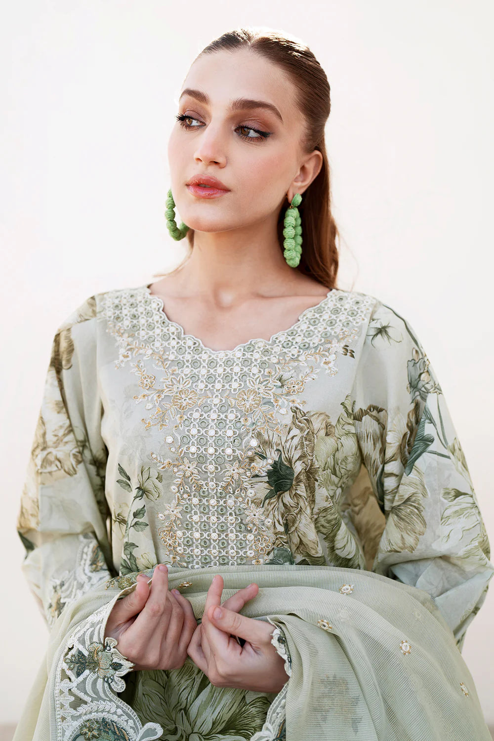 Baroque 3Pc Embroidered Lawn Suit UF-4082 gulbuy.com