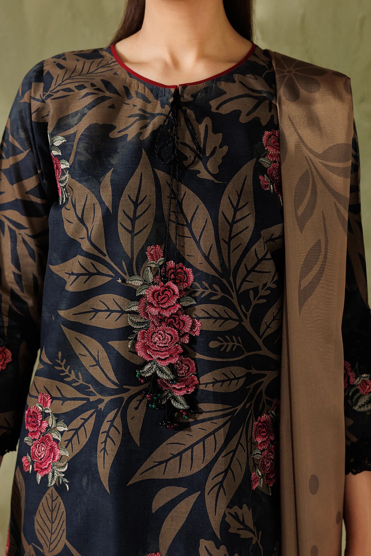 Baroque 3Pc Embroidered Lawn Suit UF-4506
