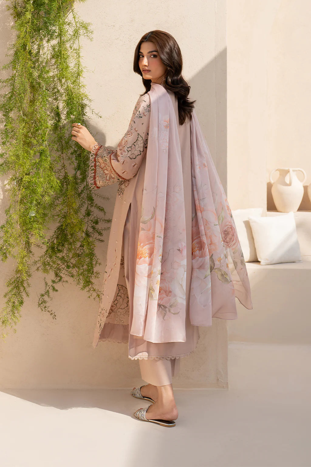 Iznik 3Pc Embroidered Lawn Suit EFL-02 gulbuy.com