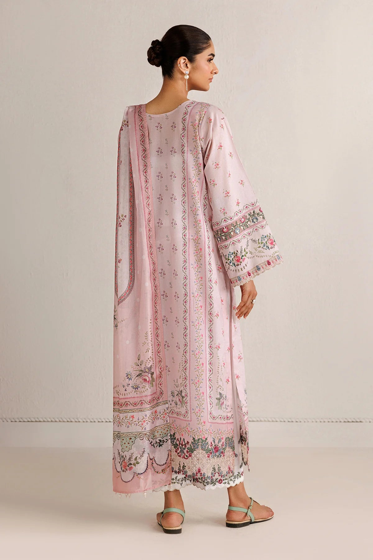 Baroque 3Pc Embroidered Lawn Suit UF-4513